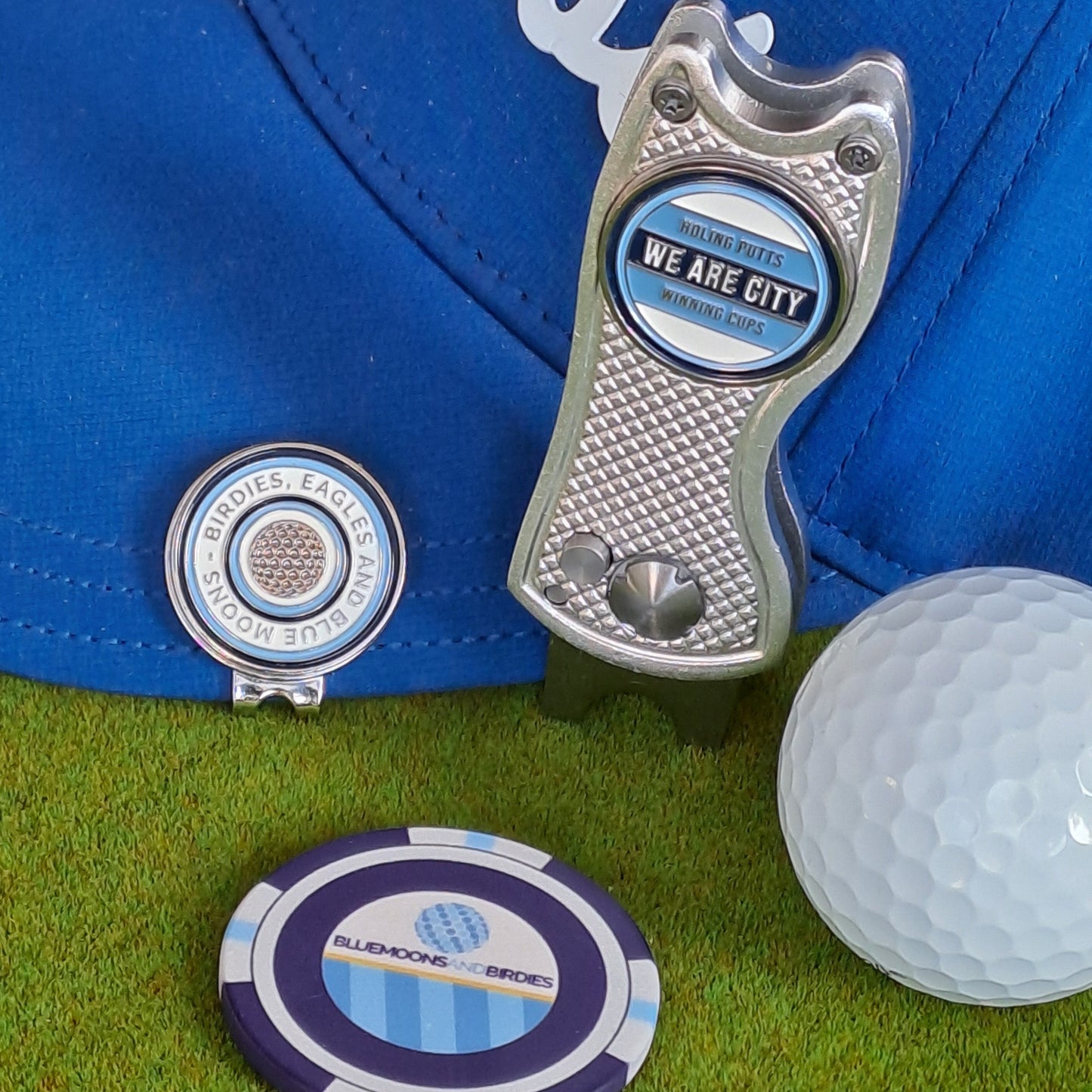 Manchester City - Pitch Mark Repair Tool, Cap Clip and 2 Metal Ball Markers