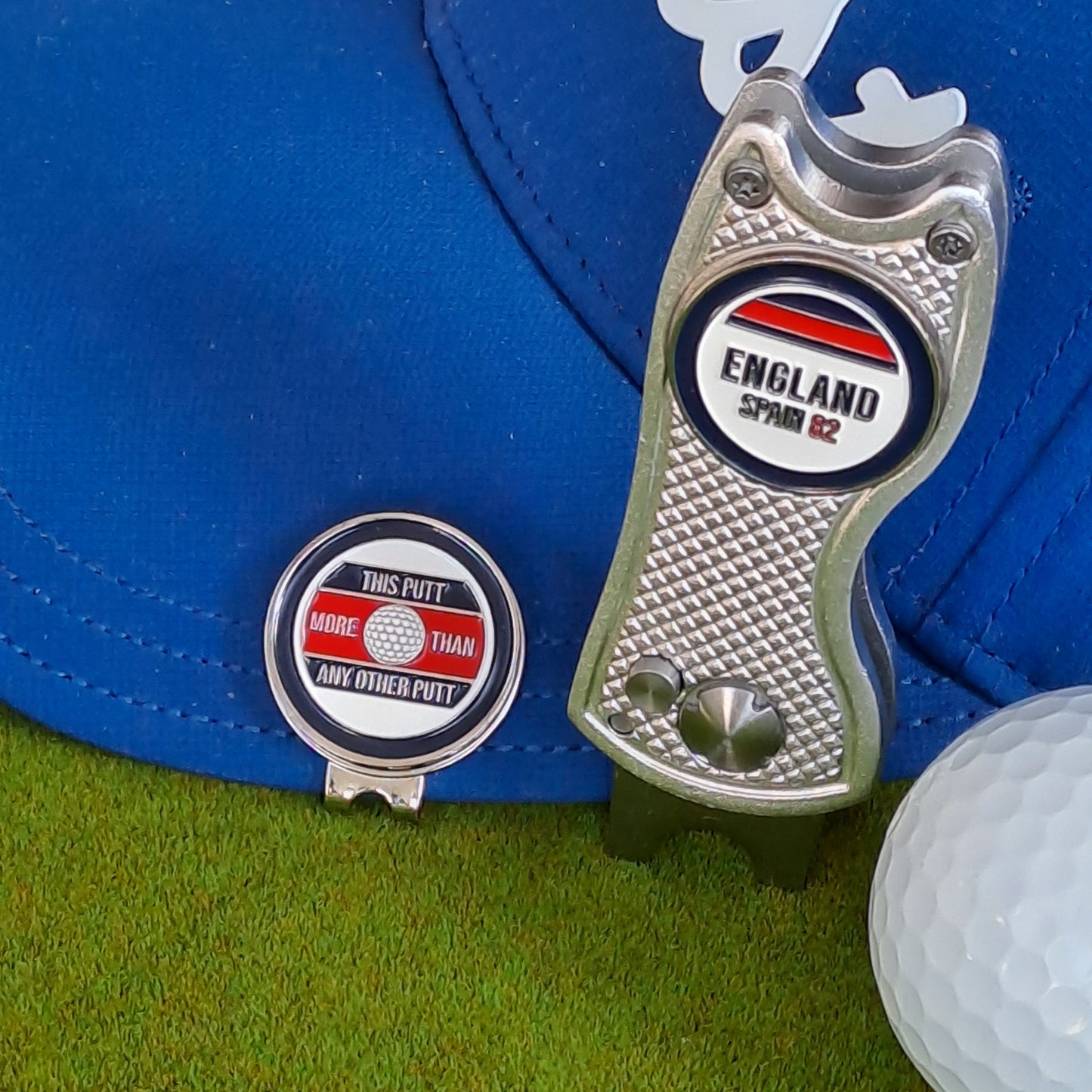 England - Pitch Mark Repair Tool, Cap Clip and 2 Metal Ball Markers