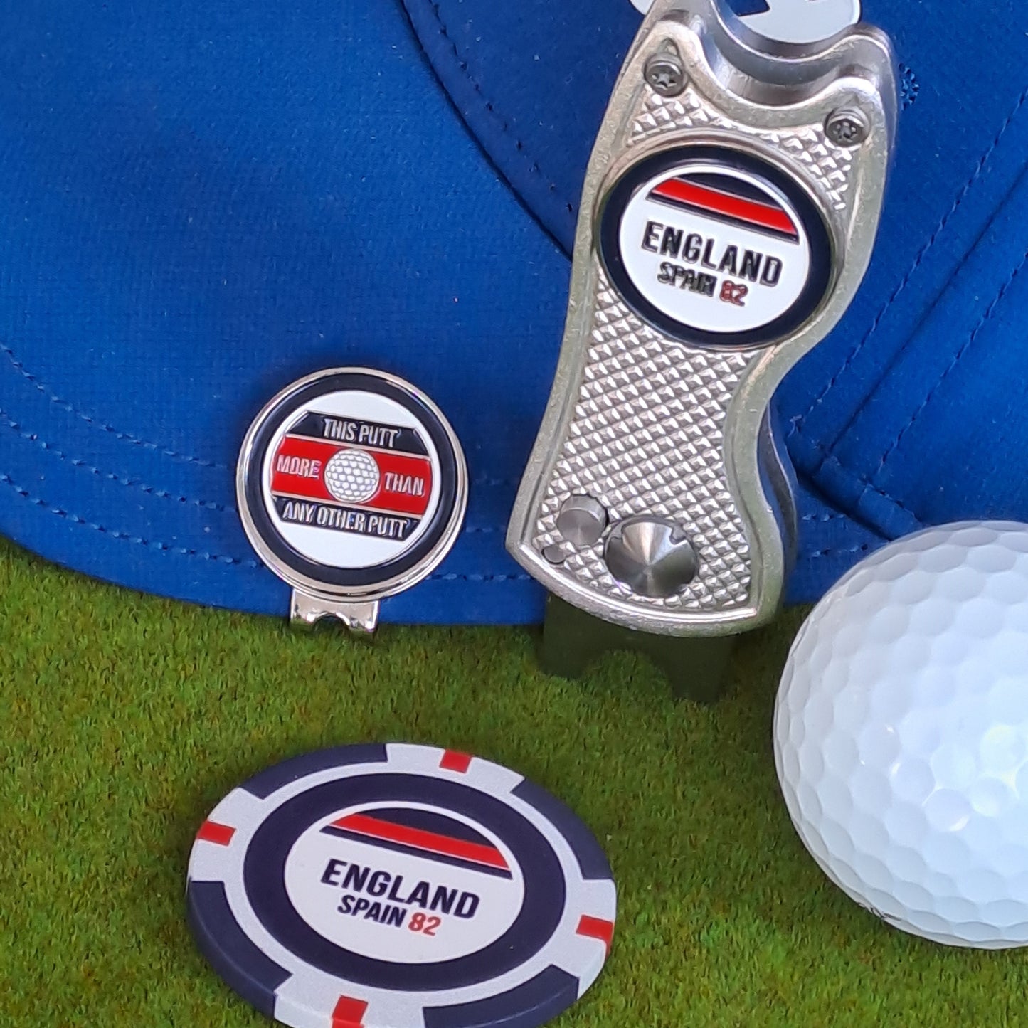 England - Pitch Mark Repair Tool, Cap Clip and 2 Metal Ball Markers