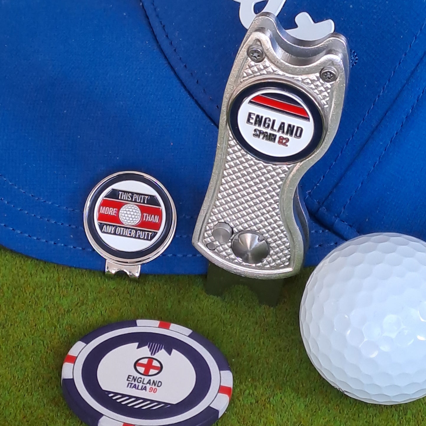 England - Pitch Mark Repair Tool, Cap Clip and 2 Metal Ball Markers