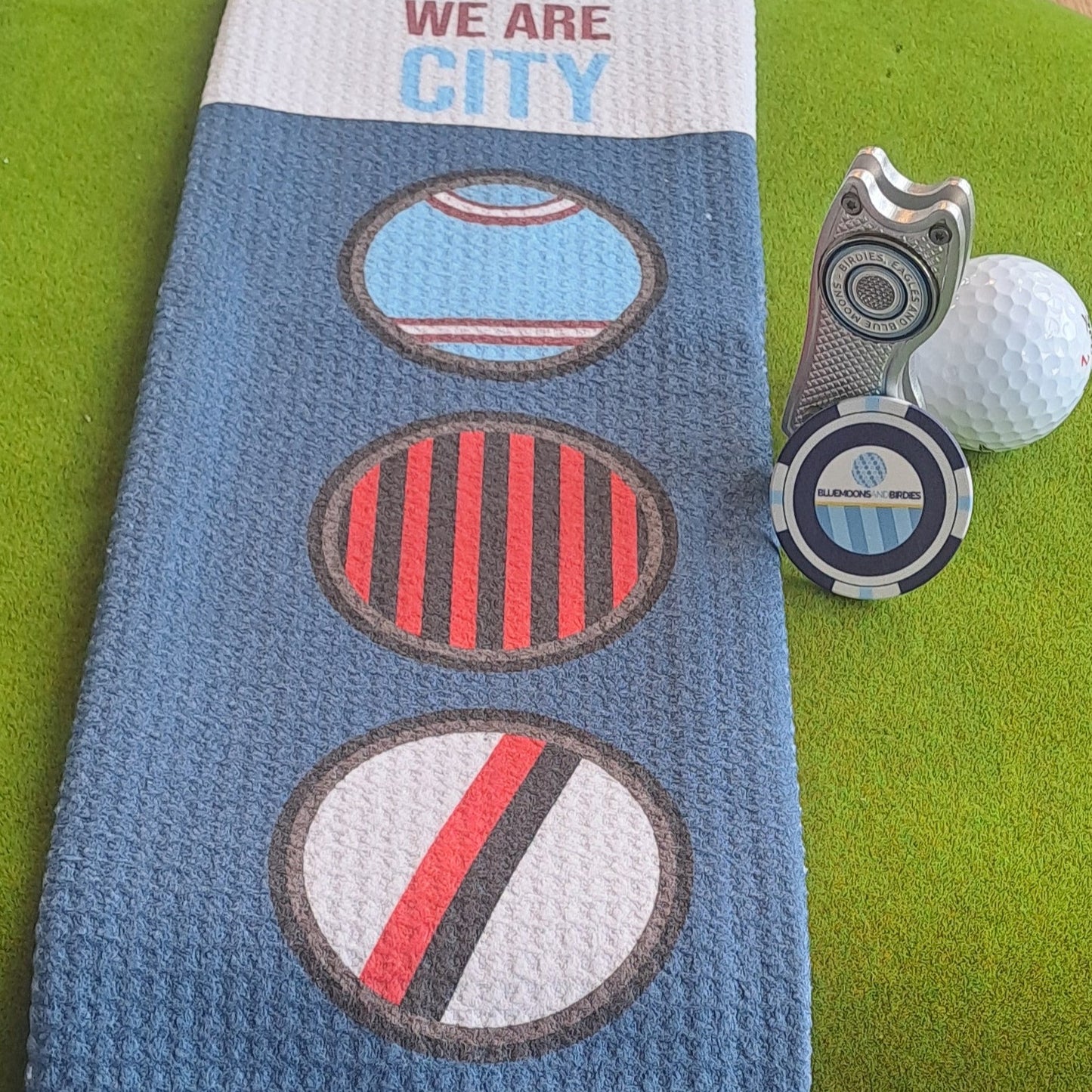 Manchester City - Towel, Pitch Mark Tool and Metal Ball Marker