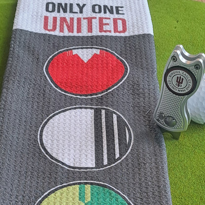 Manchester United - Towel, Pitch Mark Tool and Metal Ball Marker