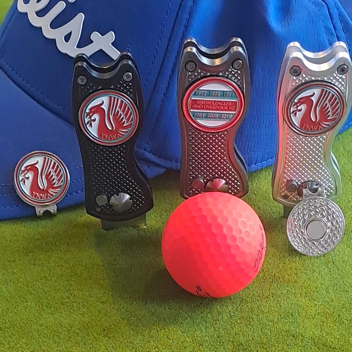 Liverpool - Pitch Mark Repair Tool, Cap Clip and 2 Metal Ball Markers