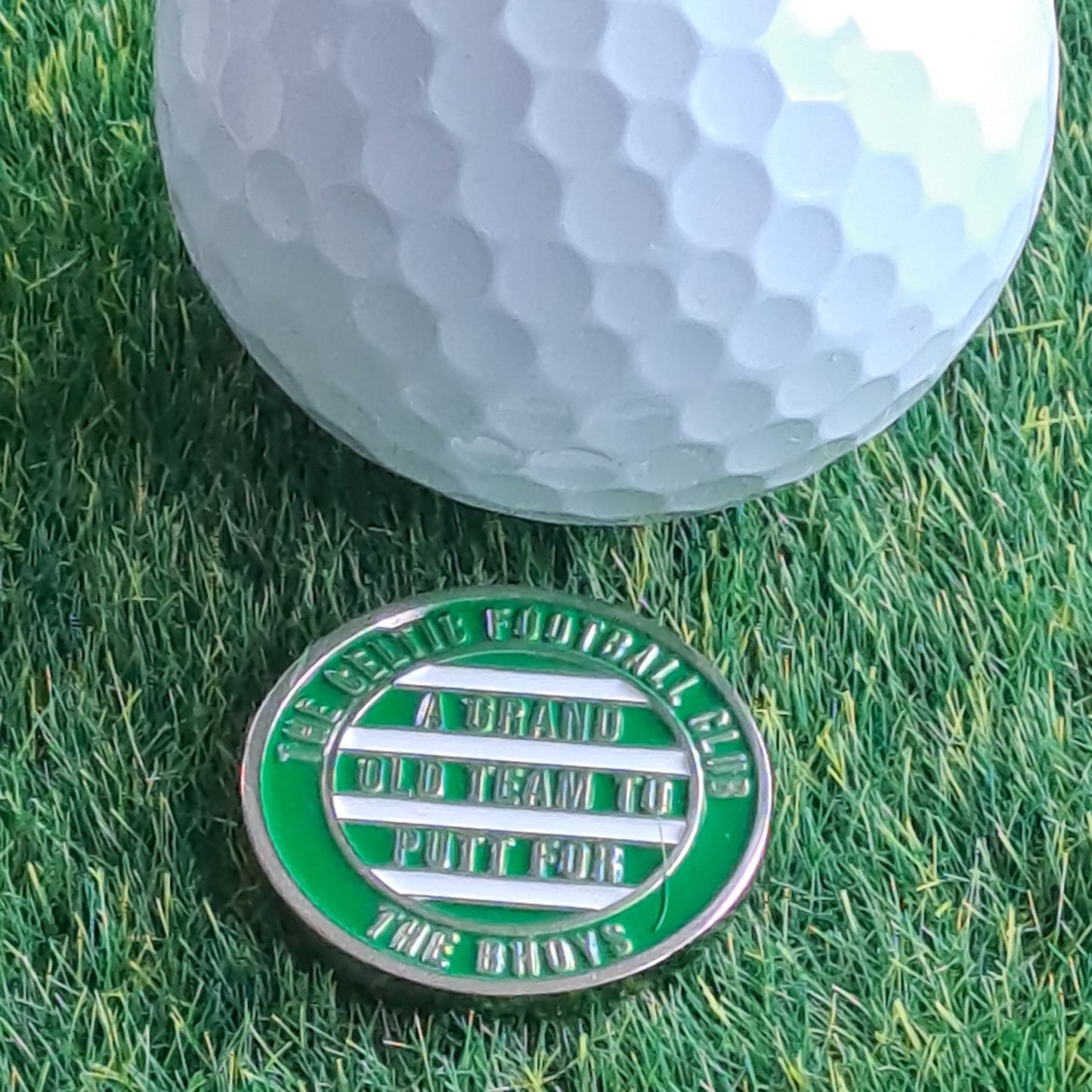 Celtic - Pitch Mark Repair Tool, Cap Clip and 2 Metal Ball Markers