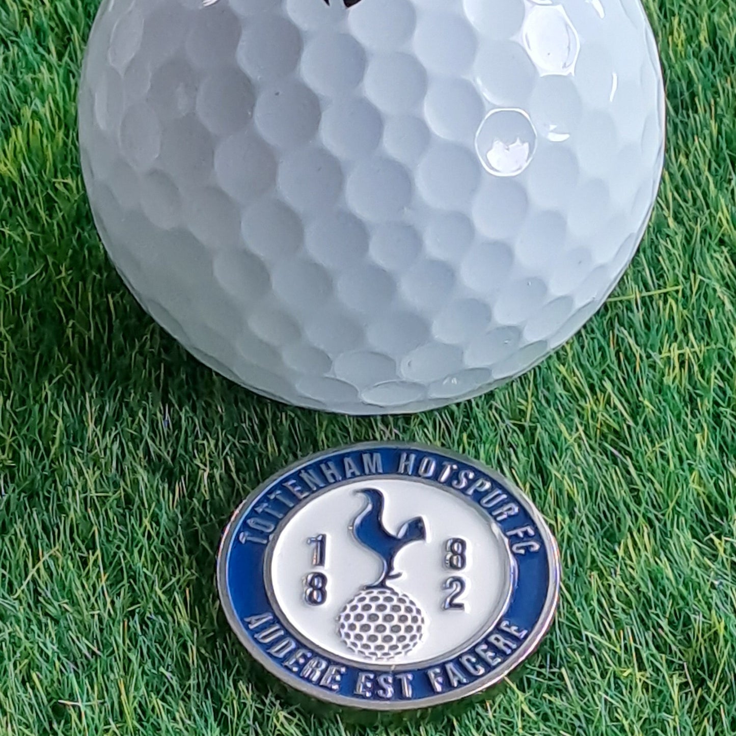 Tottenham Hotspur - Pitch Mark Repair Tool, Cap Clip and 2 Metal Ball Markers